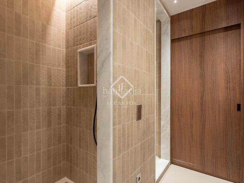 Foto fffe12f2-dfbd-4aa7-a31b-7c230cf6fcf7. Piso  en excelentes condiciones de 2 dormitorios en venta en Sant Antoni, en Barcelona