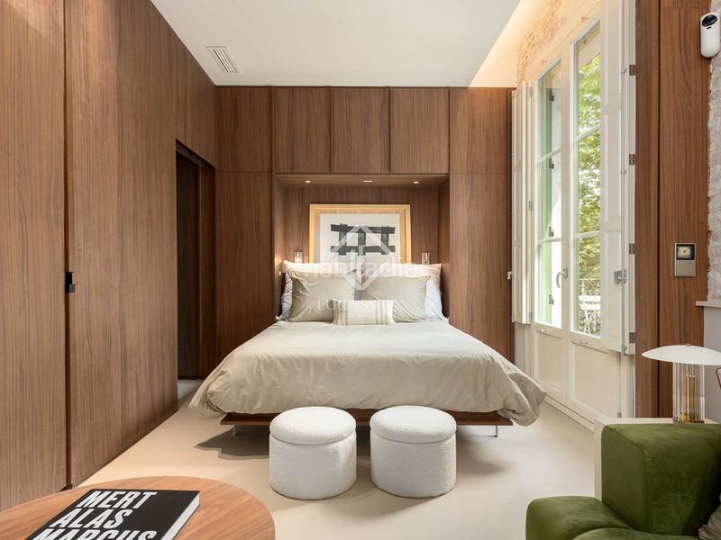 Foto 1a9a2d64-8bdd-4dac-ab00-647a34408e18. Piso  en excelentes condiciones de 2 dormitorios con 20m terraza en venta en Sant Antoni en Barcelona