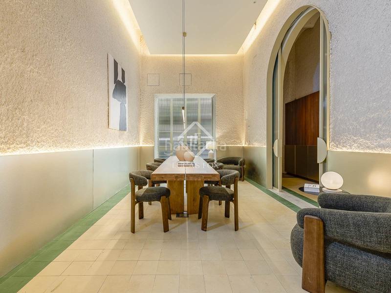 Foto 36d681ce-c70e-4dff-a073-04d87ec32d14. Piso  en excelentes condiciones de 2 dormitorios con 20m terraza en venta en Sant Antoni en Barcelona