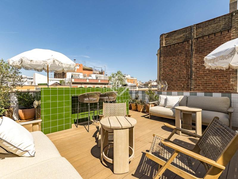 Foto 42dd6e59-11af-4b82-8e95-88039b524e05. Piso  en excelentes condiciones de 2 dormitorios con 20m terraza en venta en Sant Antoni en Barcelona