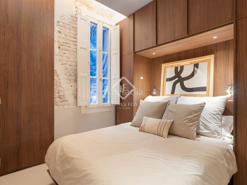Foto 5c0560be-0815-4b99-aefd-c9bf4d74b50a. Piso  en excelentes condiciones de 2 dormitorios con 20m terraza en venta en Sant Antoni en Barcelona