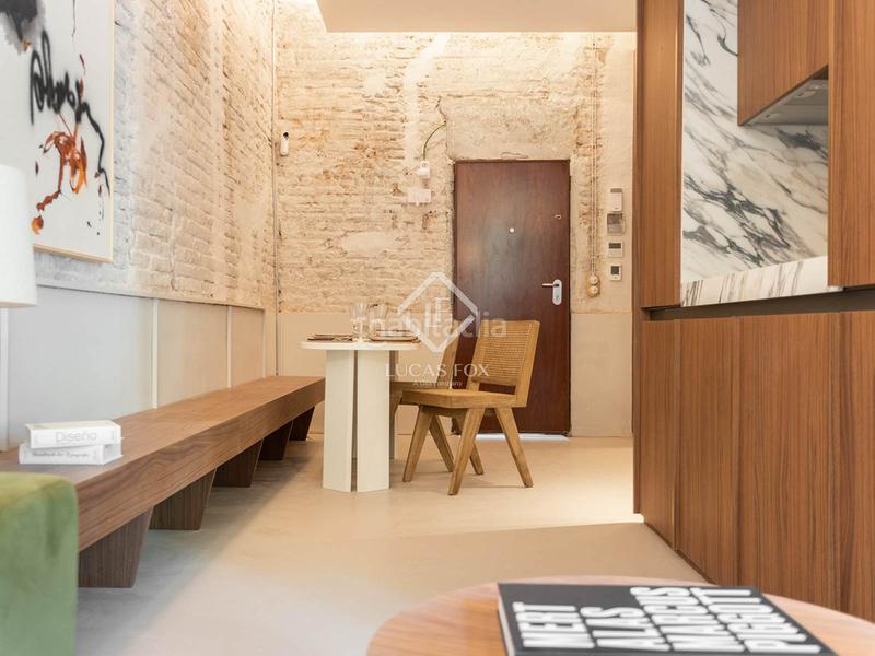 Foto 8cc0050a-f7ba-4ac9-b31b-6da02ded28e6. Piso  en excelentes condiciones de 2 dormitorios con 20m terraza en venta en Sant Antoni en Barcelona