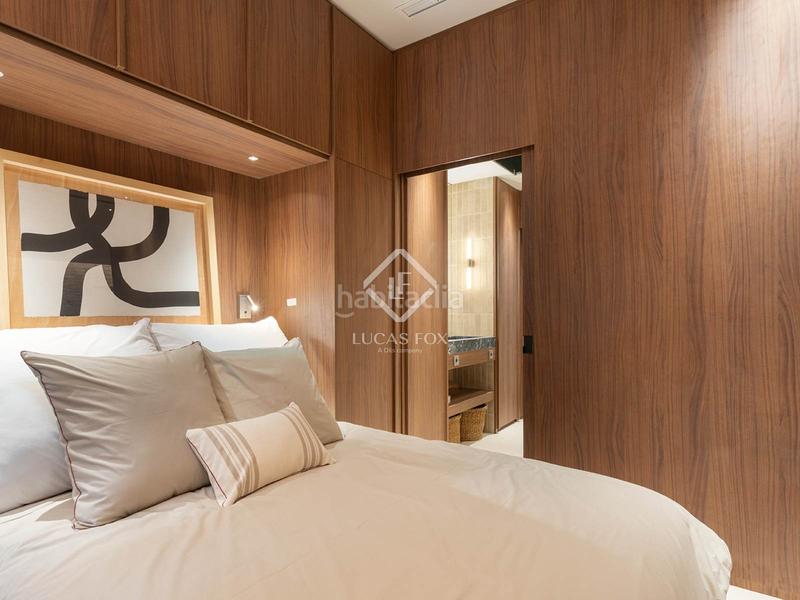 Foto 93497f11-eeac-4f15-93b9-7027dc6e8fc5. Piso  en excelentes condiciones de 2 dormitorios con 20m terraza en venta en Sant Antoni en Barcelona