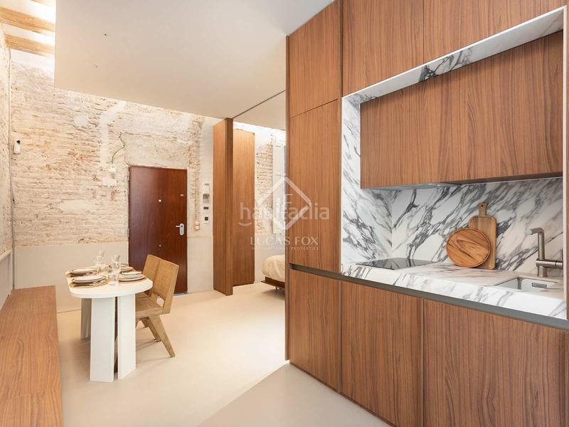 Foto f3d3c52f-5e47-4c63-8b5a-81f2d36d902e. Piso  en excelentes condiciones de 2 dormitorios con 20m terraza en venta en Sant Antoni en Barcelona