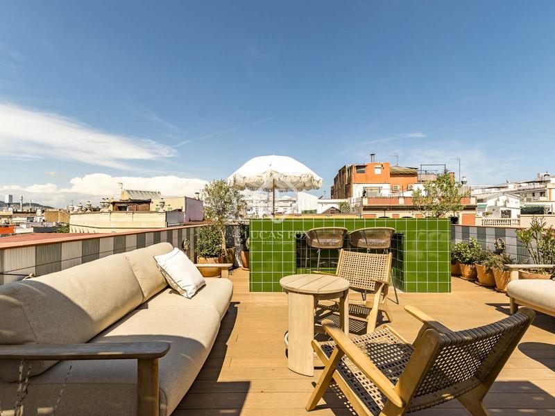 Foto 5d7a42ef-f873-482c-9bb0-8b8d363cde2f. Piso  en excelentes condiciones de 2 dormitorios en venta en Sant Antoni, en Barcelona