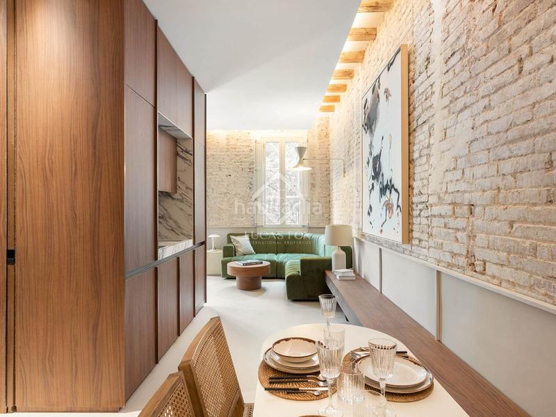 Foto 630d04d3-f3a7-40f8-bf18-95afbce656f7. Piso  en excelentes condiciones de 2 dormitorios en venta en Sant Antoni, en Barcelona