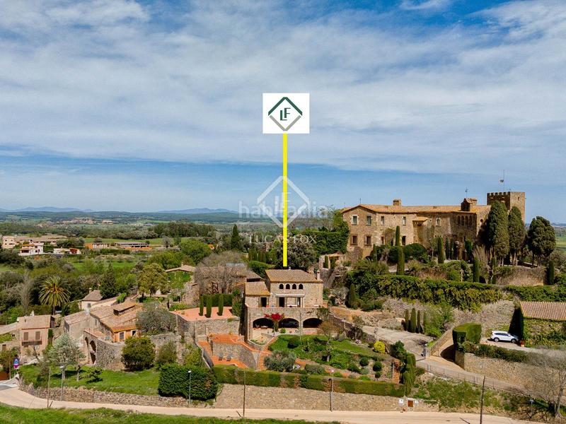 Foto 1b9b2442-5b66-4c11-a48a-0f7cb7d5456f. Masía histórica casa de piedra del siglo xiv con jardín privado y vistas al campo en venta en baix empordà, girona en Foixà