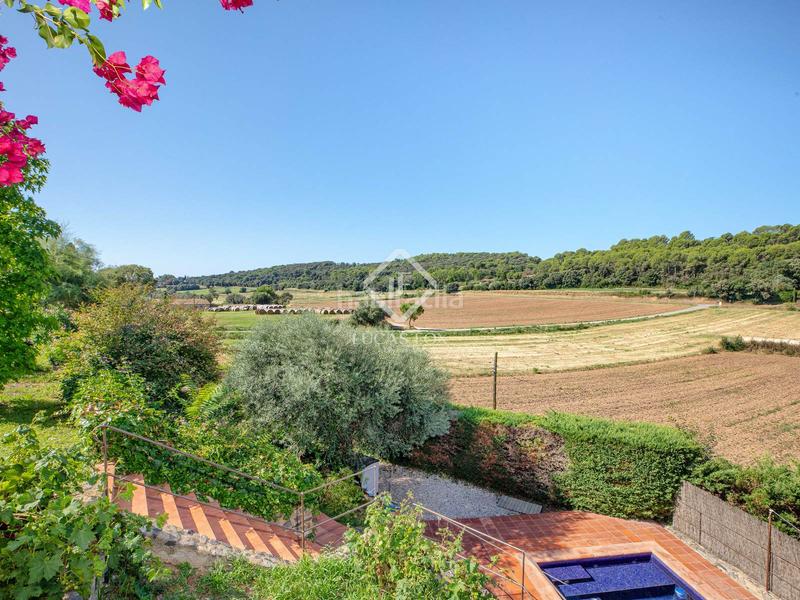 Foto 2cdc7582-fecf-4d42-b5c8-85ad9bc9e5c9. Masía histórica casa de piedra del siglo xiv con jardín privado y vistas al campo en venta en baix empordà, girona en Foixà