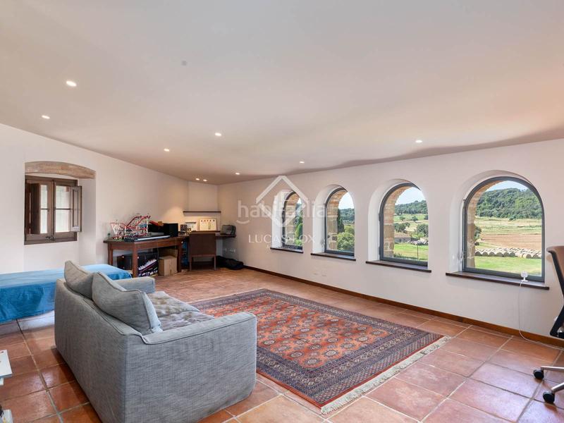 Foto 8f3db423-7c38-4e5f-ae11-095fe5eebdc5. Masía histórica casa de piedra del siglo xiv con jardín privado y vistas al campo en venta en baix empordà, girona en Foixà