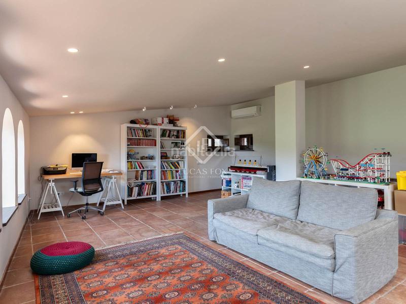 Foto cca976e4-3c0f-4b48-b254-f3ee33d3f5a3. Masía histórica casa de piedra del siglo xiv con jardín privado y vistas al campo en venta en baix empordà, girona en Foixà