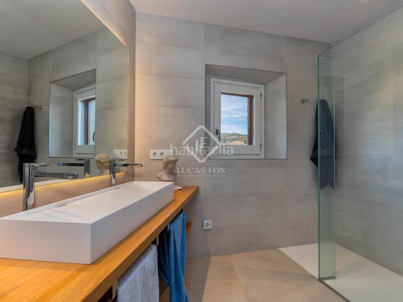 Foto ea99c30a-1b2b-44e4-a22e-8fb4db0317d7. Masía histórica casa de piedra del siglo xiv con jardín privado y vistas al campo en venta en baix empordà, girona en Foixà