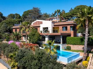 Chalet à Premià de Dalt. En venta impresionante propiedad de lujo en premià de dalt costa