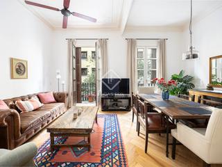 Rent Flat in Dreta de l´Eixample. En alquiler piso de dos dormitorios en excelentes condiciones en