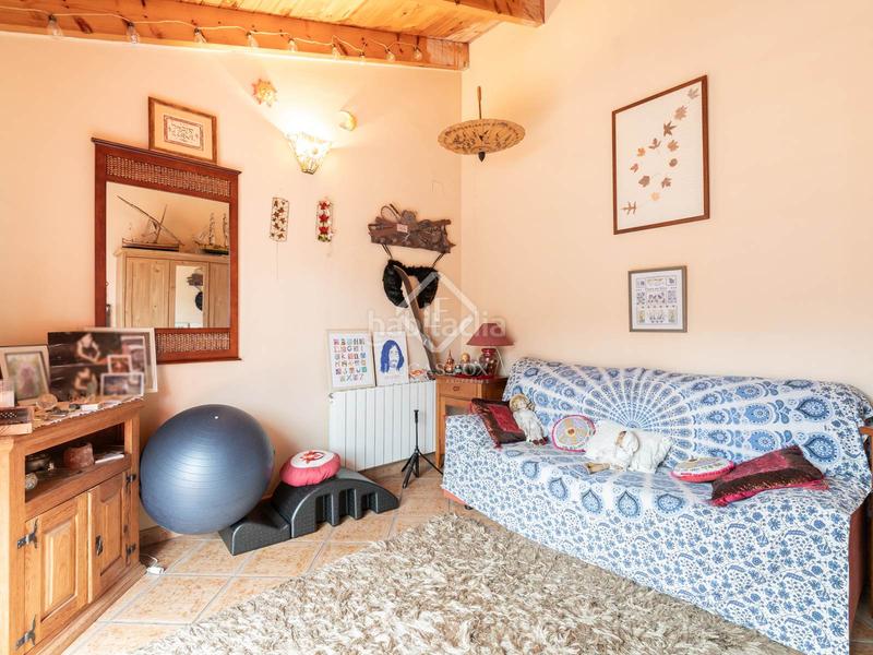 Foto c08898c2-350f-4baf-9262-64f3e2792aa8. Chalet elegante casa esquinera con piscina climatizada en venta en La Sentiu. en Gavà