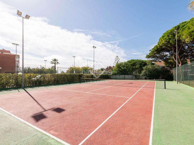 Foto bd27750a-10a1-4b78-9371-eed8fe9345fd. Pis amb calefacció aparcament piscina a Gava Mar Gavà