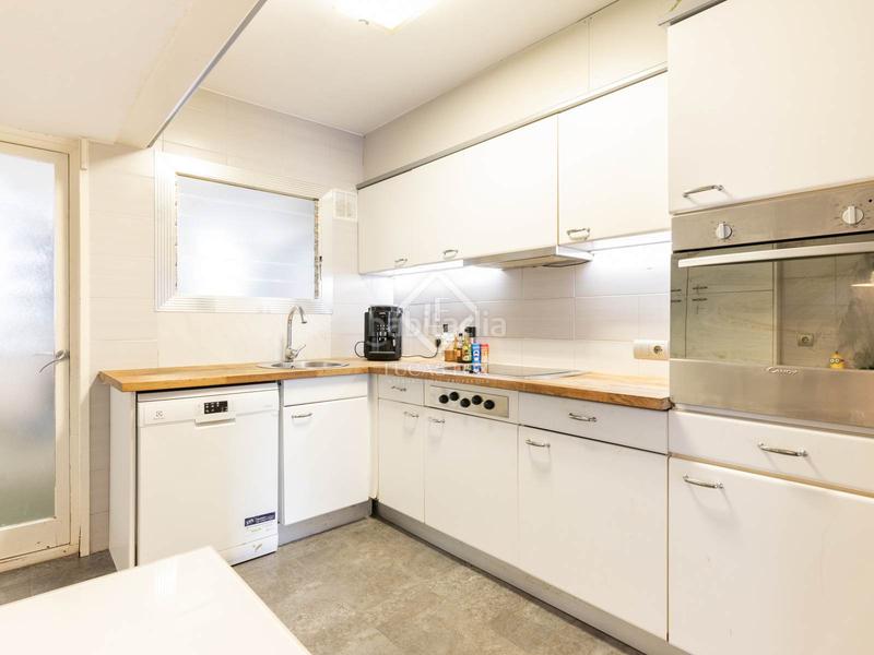 Foto bc7d22b6-5082-4844-8884-d20619e0e7e6. Piso  moderno de 118 m con licencia turística en venta en Gavà