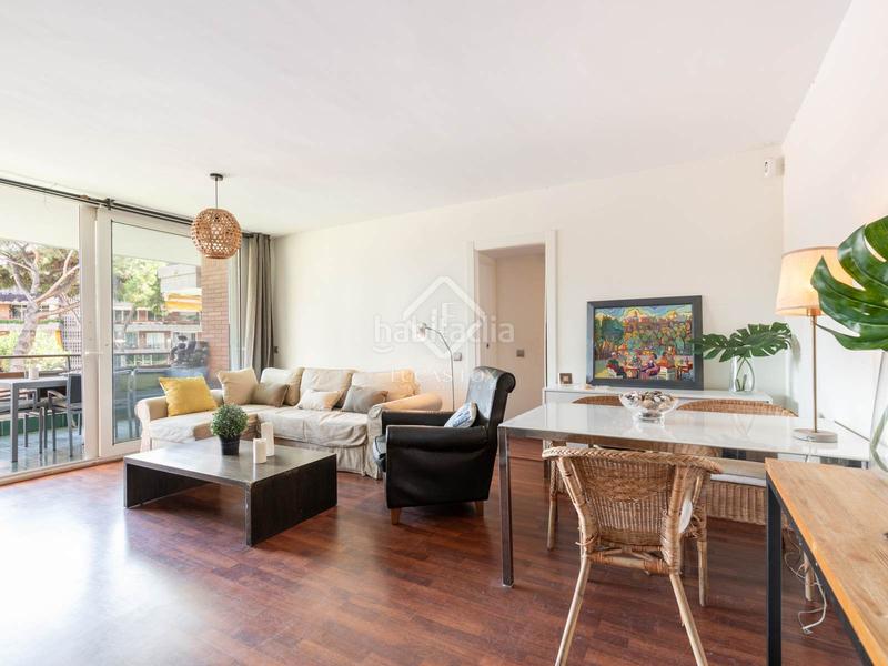 Foto e77e3374-a6af-4604-9857-19270d7546ec. Piso  moderno de 118 m con licencia turística en venta en Gavà