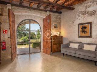 Masia a Vilademuls. Masía rústica de 1196 m construidos sobre una parcela de 5 hectá