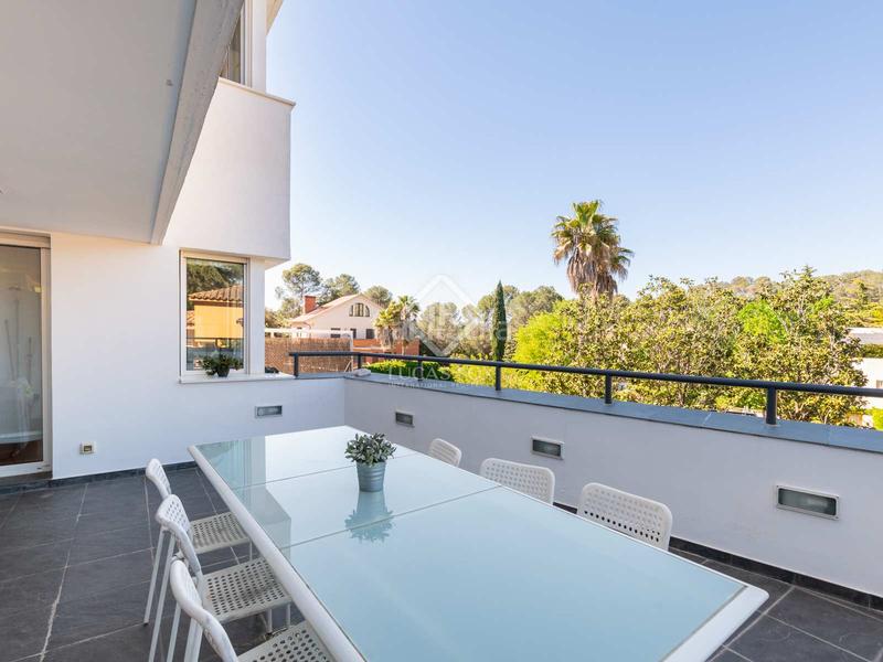 Foto 1900af96-b5c0-4f81-a6e3-96800294ef3b. Xalet amb calefacció aparcament piscina a Golf-Can Trabal Sant Cugat del Vallès