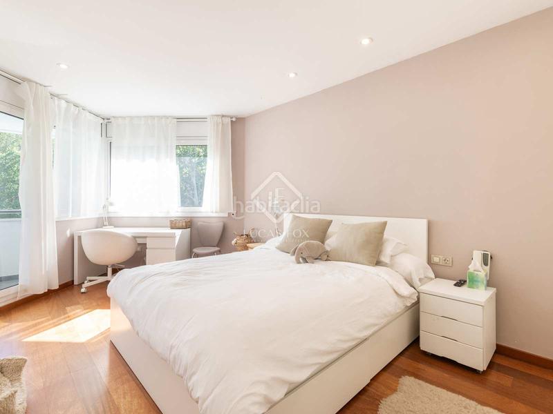 Foto 2c7ea14d-4102-4733-96d2-82c8eb4ab2c8. Xalet amb calefacció aparcament piscina a Golf-Can Trabal Sant Cugat del Vallès