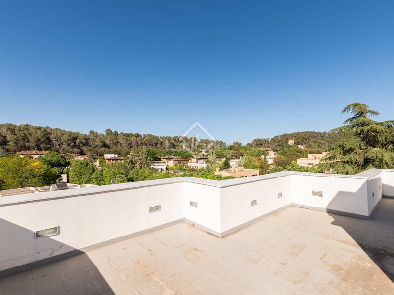 Foto 9e76c562-05be-43cc-bad5-29cb39830f75. Xalet amb calefacció aparcament piscina a Golf-Can Trabal Sant Cugat del Vallès