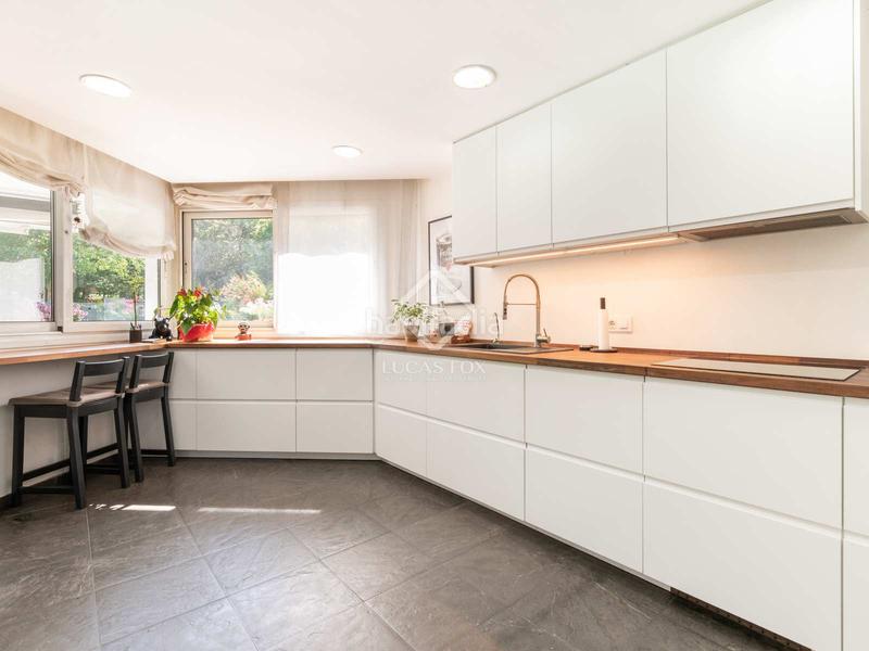 Foto ad00ddc0-c8f7-42d7-9f27-31e243904488. Xalet amb calefacció aparcament piscina a Golf-Can Trabal Sant Cugat del Vallès