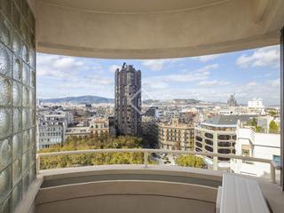 Rent Flat in St. Pere - Sta. Caterina - El Born. En alquiler propiedad reformada de cuatro dormitorios en leixamp