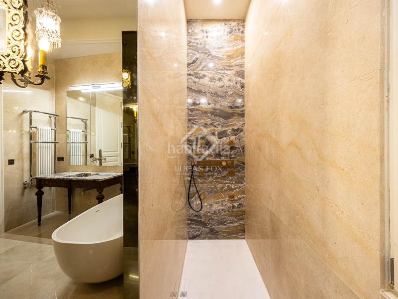 Foto 6bb48ec6-31e6-4a57-b642-17069cf70849. Piso  en excelentes condiciones de 4 dormitorios con 12m terraza en venta en eixample izquierdo en Barcelona