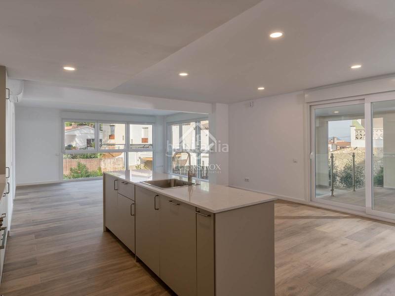 Foto ee111f2b-f0fa-4d48-824e-18d56529aa66. Chalet casa villa de obra nueva de 8 dormitorios en venta en llanca, costa brava en Llançà