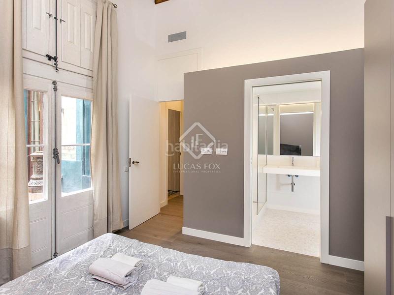Foto c82d4c3f-6cce-4a7e-87bd-0e463b0aefa3. Piso precioso piso reformado de 3 habitaciones con terraza privada en venta en prestigioso edificio del barrio gótico . en Barcelona