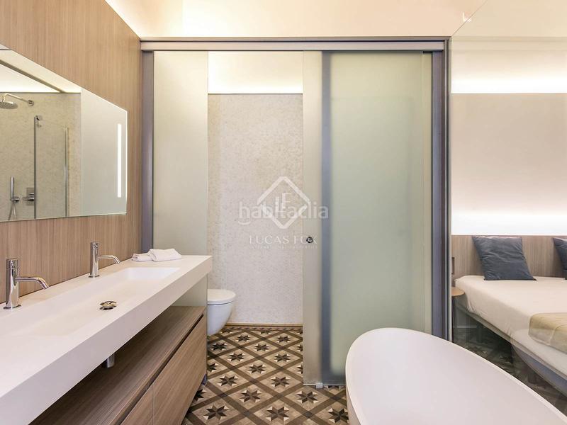 Foto e730371f-1892-42f0-9376-fe8fb51934d1. Piso precioso piso reformado de 3 habitaciones con terraza privada en venta en prestigioso edificio del barrio gótico . en Barcelona
