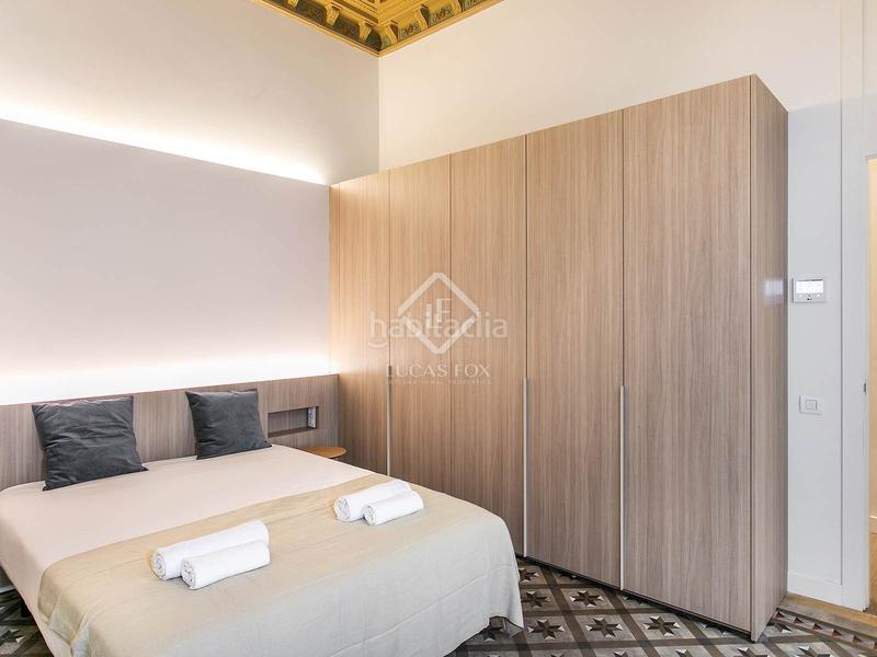 Foto f35b7540-2c06-47bf-a1aa-df4a6bc7b49e. Piso precioso piso reformado de 3 habitaciones con terraza privada en venta en prestigioso edificio del barrio gótico . en Barcelona