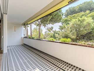 Pis a Pedralbes. Piso exterior reformado con habitaciones amplias y terraza en pe