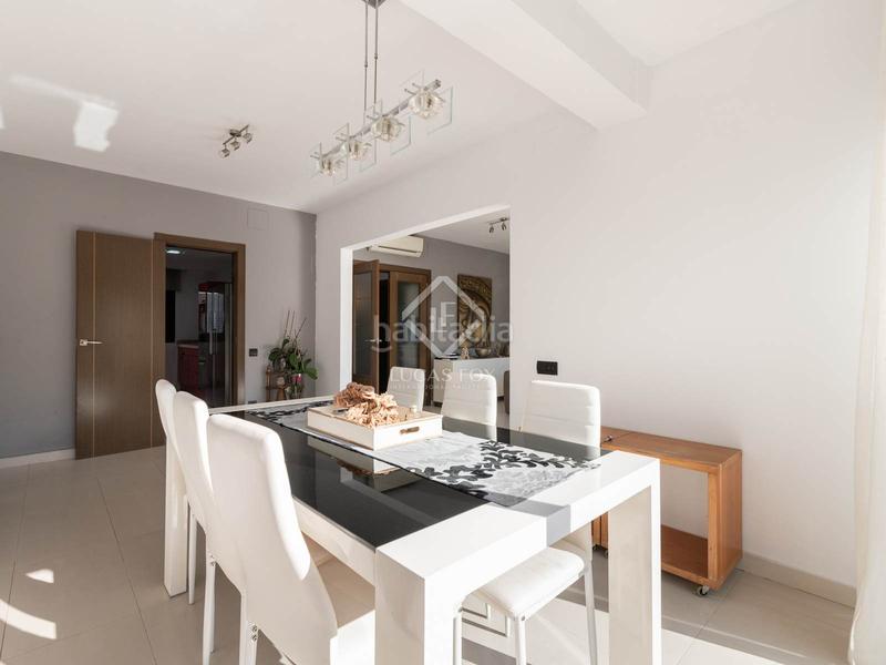 Foto 3862bbd8-48fd-49fc-bcbc-d8a83024953c. Chalet exclusiva casa independiente en venta en poal, en Castelldefels