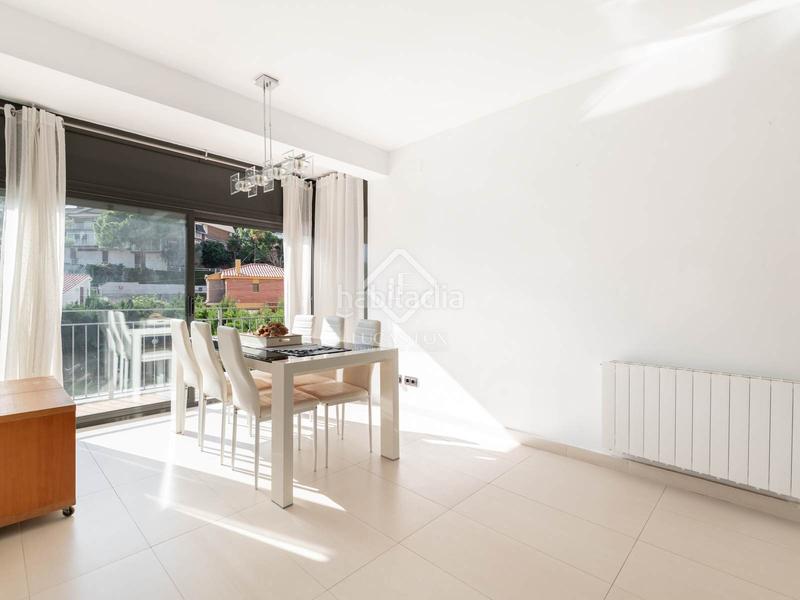 Foto 99eb6232-48b8-41cd-8c87-f26c2e37e9c3. Chalet exclusiva casa independiente en venta en poal, en Castelldefels