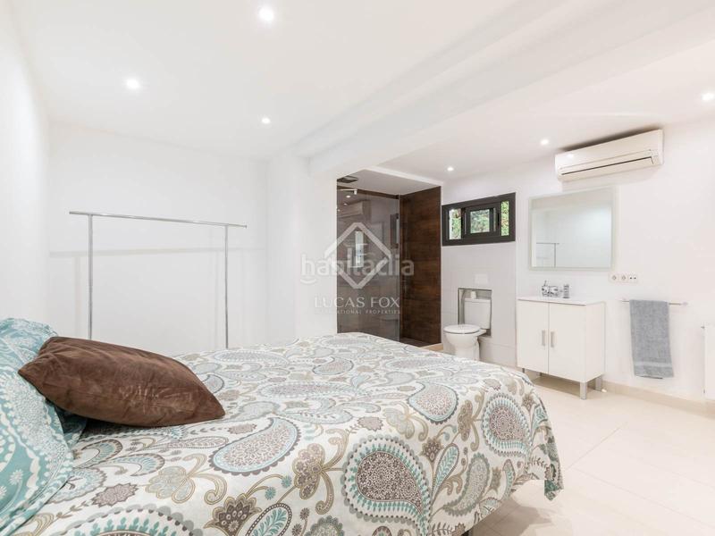 Foto b0121e14-5f34-4d9b-a38d-63725b4d5040. Chalet exclusiva casa independiente en venta en poal, en Castelldefels