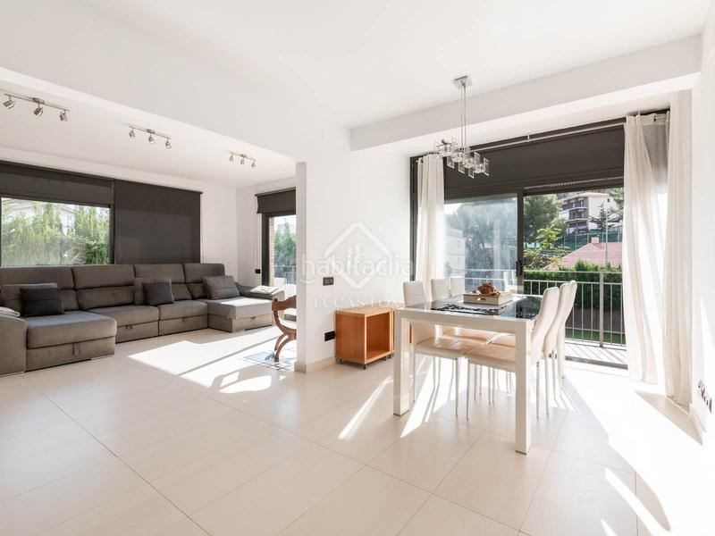 Foto e04857aa-6399-4600-91ad-5c76a9d75fbe. Chalet exclusiva casa independiente en venta en poal, en Castelldefels