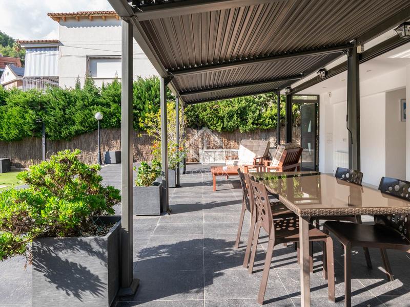 Foto eb092189-01b7-4522-9160-84697d8ff81d. Chalet exclusiva casa independiente en venta en poal, en Castelldefels
