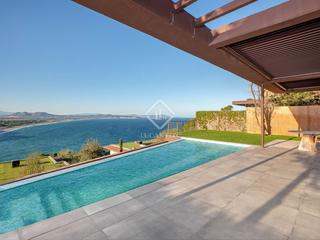 Xalet a Sa Riera-Sa Fontansa. Villa de 4 dormitorios con impresionantes vistas al mar y en exc