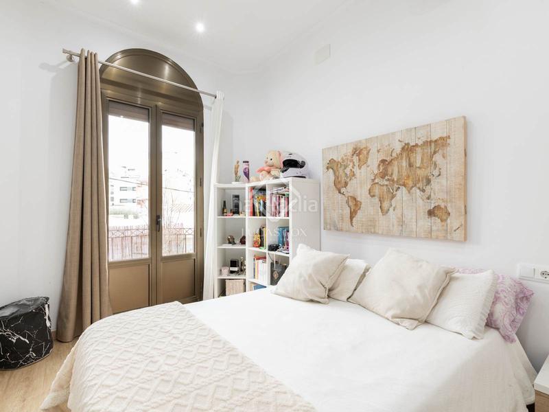 Foto 51e52f78-0d1d-449f-a843-ebc4f59d27c7. Chalet casa en excelentes condiciones de 6 dormitorios en venta en el casco antiguo . en Viladecans