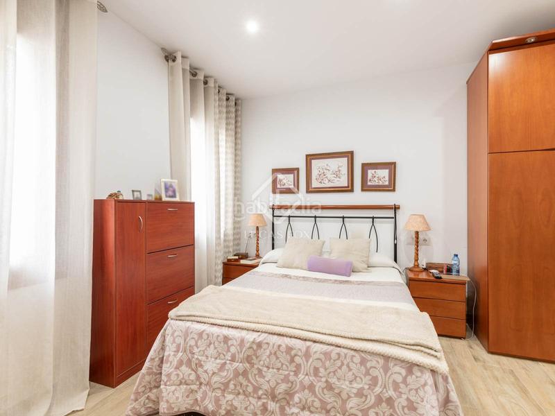 Foto 827c1822-597a-4f54-89b2-fa20d7a07351. Chalet casa en excelentes condiciones de 6 dormitorios en venta en el casco antiguo . en Viladecans