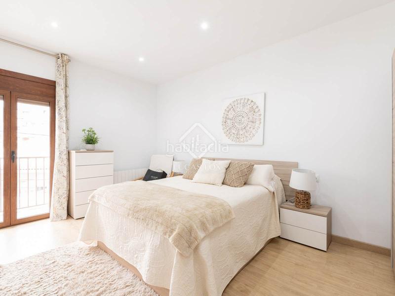 Foto a5db3c5a-8ece-466b-b7c0-aa591fe5fccb. Chalet casa en excelentes condiciones de 6 dormitorios en venta en el casco antiguo . en Viladecans