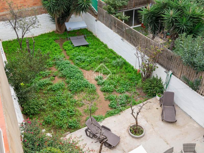 Foto efdbba99-8bfb-4e55-bb6b-d06cea789ebc. Chalet casa en excelentes condiciones de 6 dormitorios en venta en el casco antiguo . en Viladecans