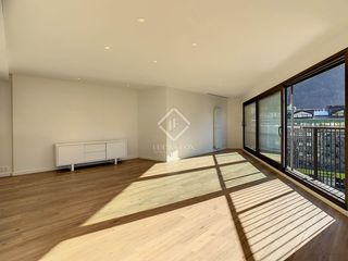 Rent Flat in Centro. Piso de obra nueva de 3 dormitorios en alquiler en andorra la ve
