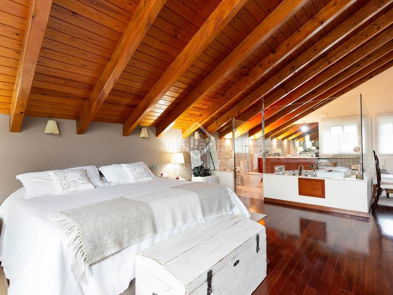 Foto 3056478d-224a-4e55-a632-304b47707865. Chalet espectacular casa en excelentes condiciones, con piscina independiente, en venta en montemar. en Castelldefels
