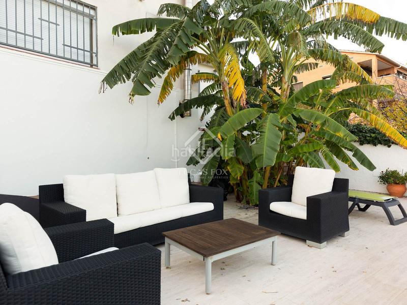 Foto 639ce9fa-d893-4fb2-af23-b4ff855925a7. Chalet espectacular casa en excelentes condiciones, con piscina independiente, en venta en montemar. en Castelldefels