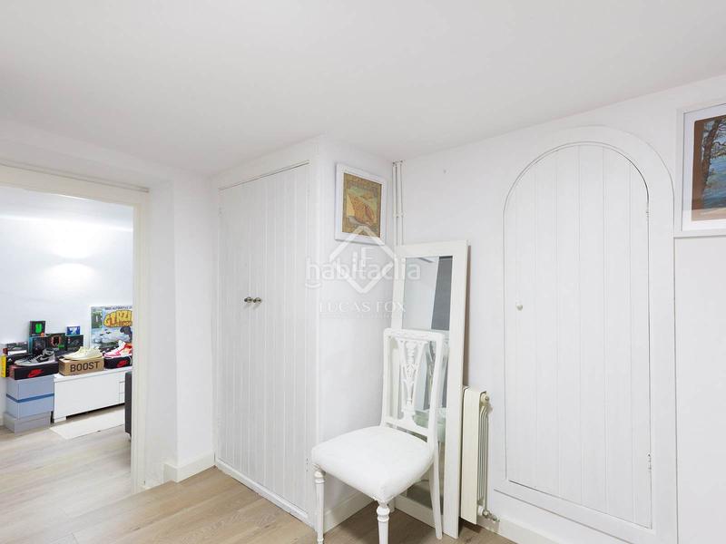 Foto c03db979-3d68-426c-90dc-29f314d772b9. Chalet espectacular casa en excelentes condiciones, con piscina independiente, en venta en montemar. en Castelldefels