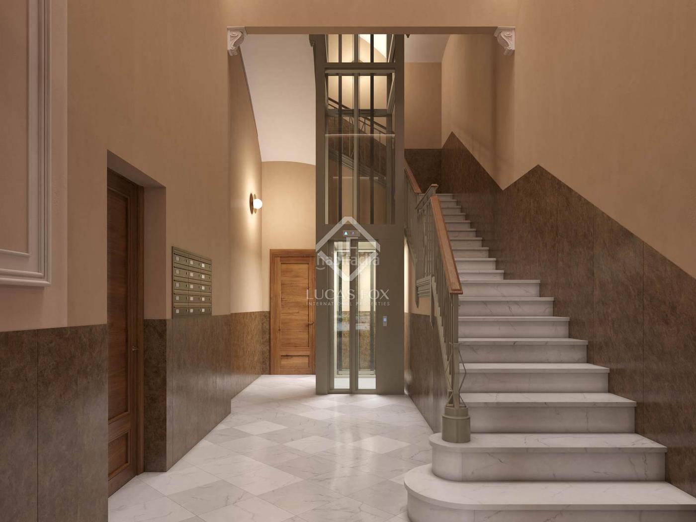 Piso renovado de 3 dormitorios en venta en Eixample Derecho, Bar Barcelona