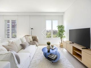 Appartement à Dreta de l´Eixample. Piso renovado de 3 dormitorios en venta en eixample derecho, bar