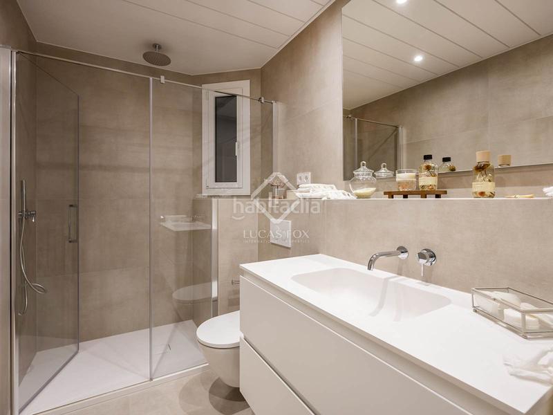 Foto 62ff8078-b0f4-4dbb-8b36-6db1242b4227. Piso  renovado de 3 dormitorios en venta en eixample derecho, en Barcelona